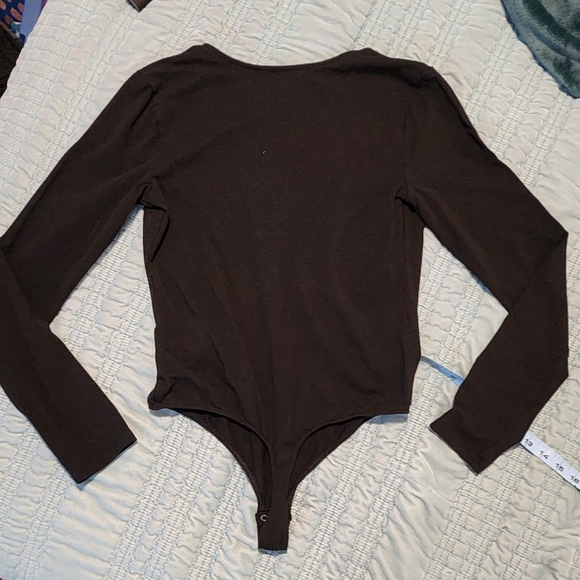 Express One Eleven Maroon V-Neck Long Sleeve Bodysuit Size Medium - Picture 2 of 4